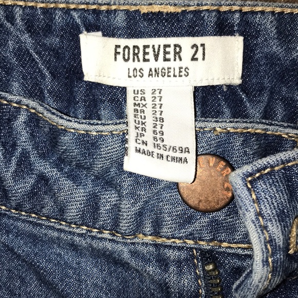 Forever 21 distresses Bermuda shorts - Picture 2 of 2